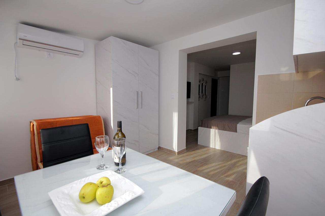 Apartments Residence Dj Petrovac Exterior photo