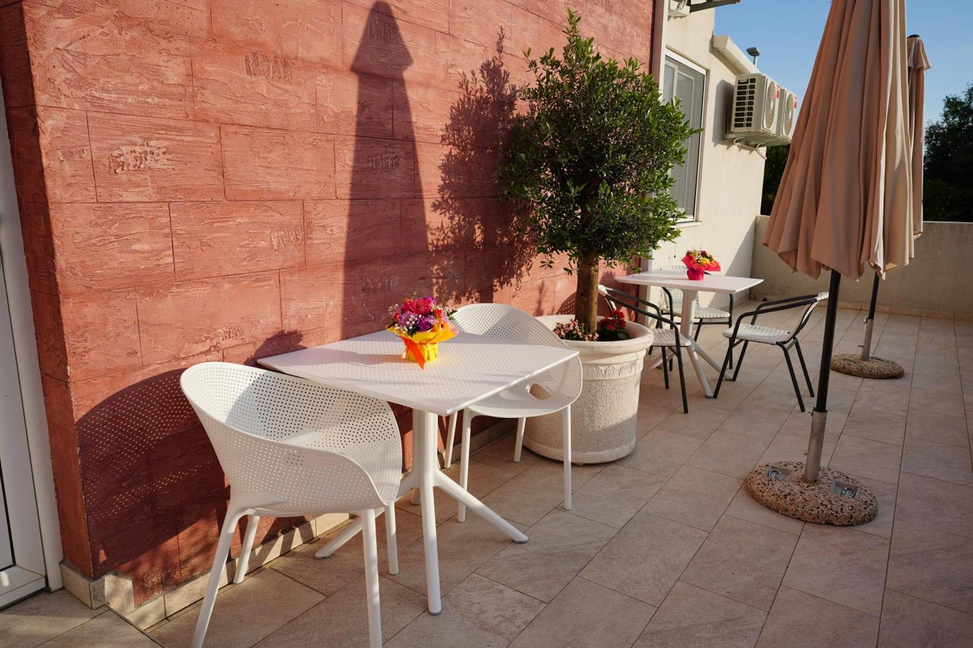 Apartments Residence Dj Petrovac Exterior photo